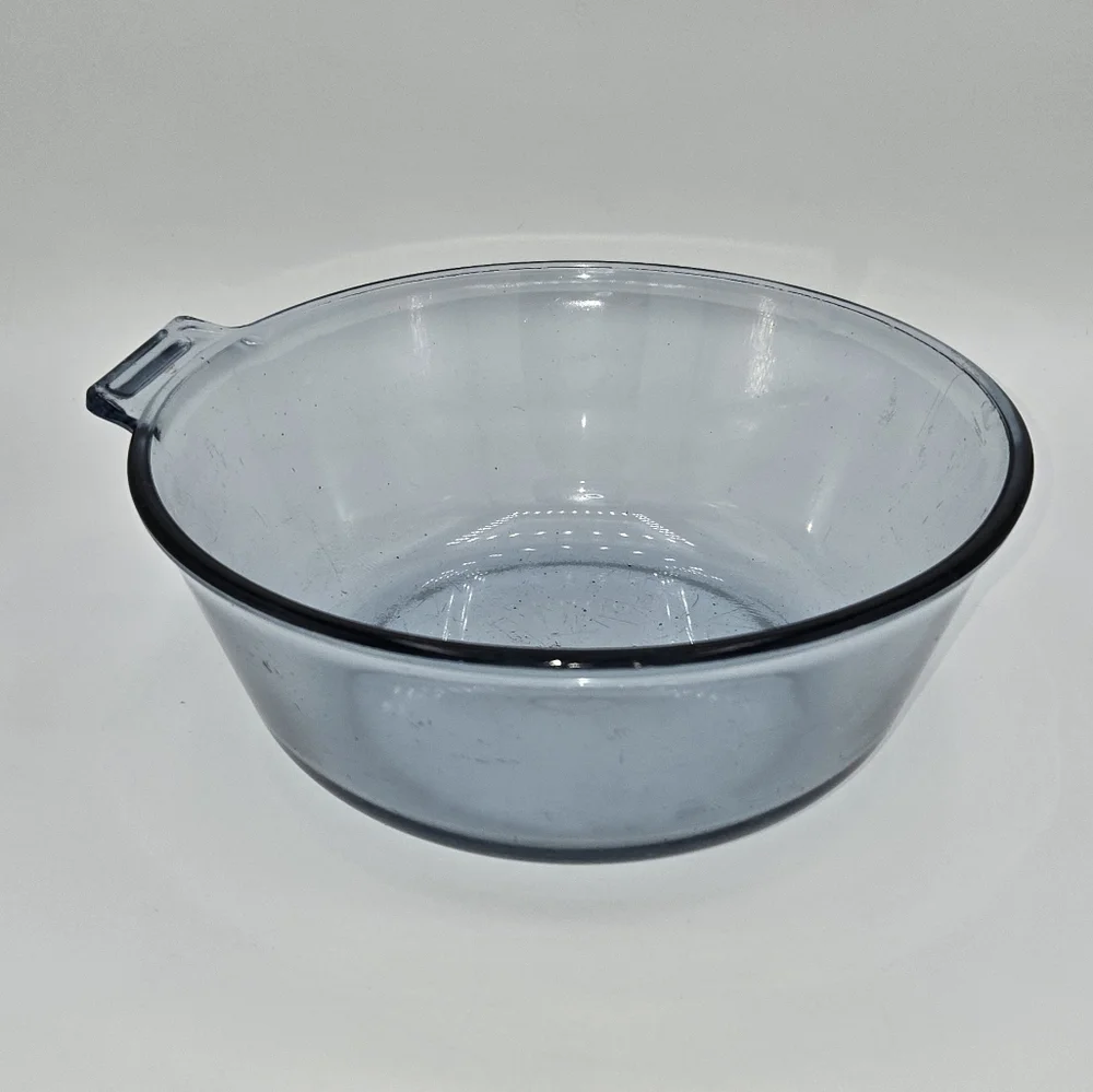Pyrex Fireside Smoked Glass Mixing Bowl 8 Inch Vintage 322 2L Tab Handle Gray